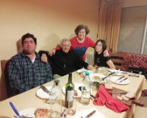 IMG_20180911_221857 11/09/2018 - Accueil chaleureux dans la famille Martinez : Lucas, Mabel et Catalina. Lucas était vice-président d'Apimondia quand j'en était le président. A...